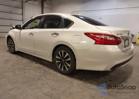 2017 Nissan Altima 2.5 Sv z USA, uszkodzony, nr VIN 1N4AL3AP5HC137346